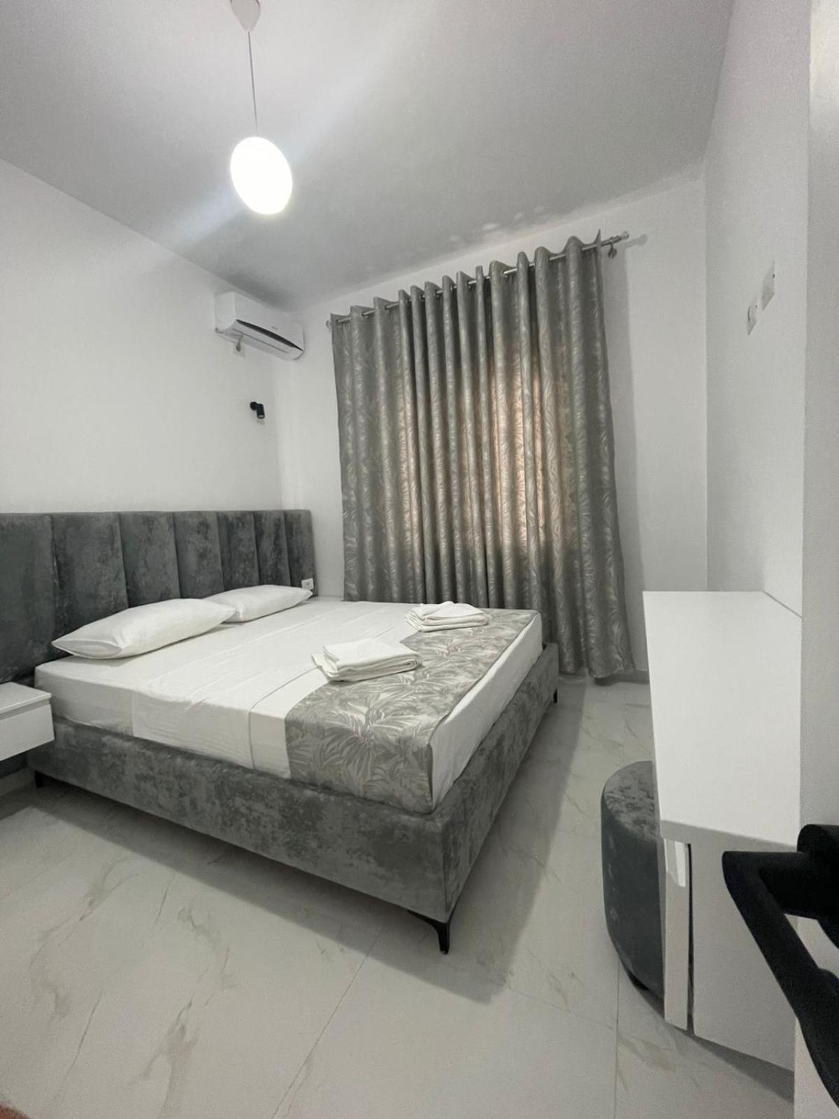 Vila Ori Ksamil Bilik gambar