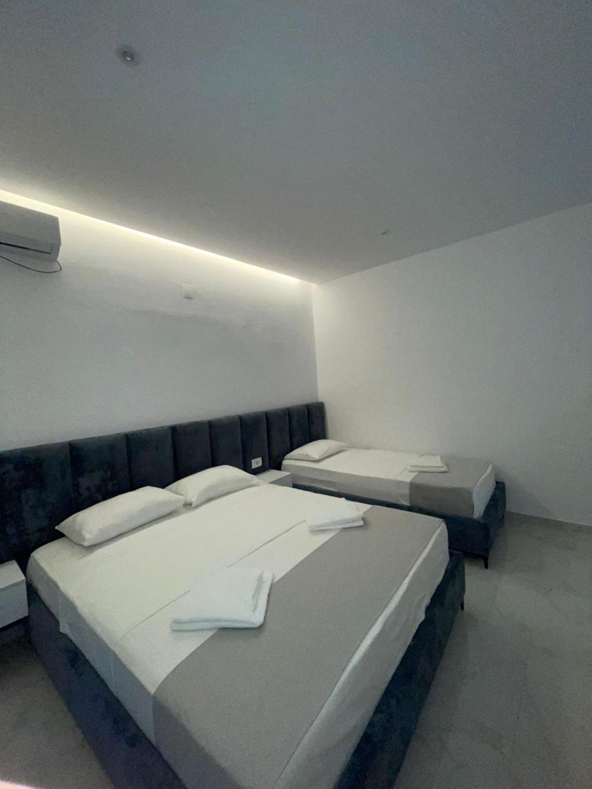 Vila Ori Ksamil Bilik gambar
