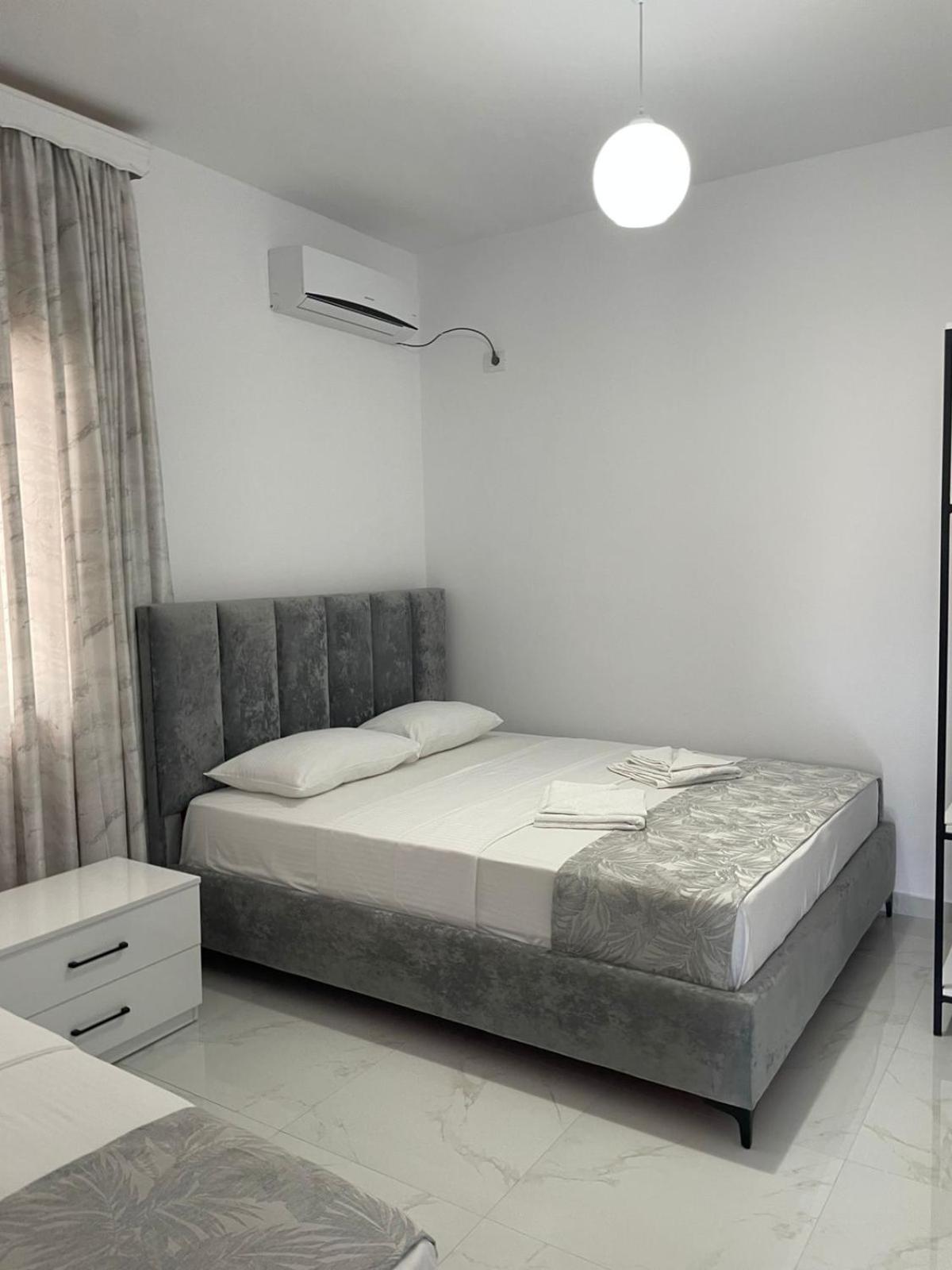 Vila Ori Ksamil Bilik gambar