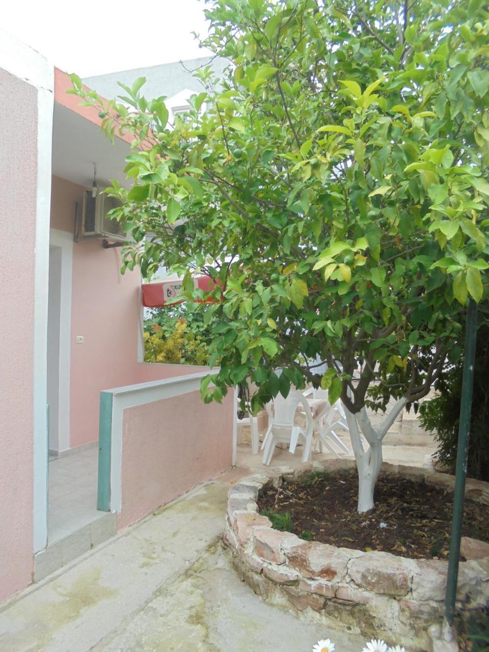 Vila Ori Ksamil Luaran gambar